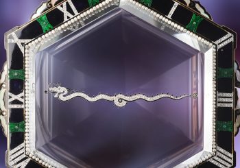 Аукционный дом Phillips выставит на торги уникальные часы Cartier Portico Mystery Clock No. 4