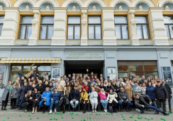 Октябрь — праздничный месяц для Рижского русского театра имени Михаила Чехова и поэта Александра Чака