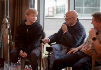 Психиатр-художник Андрей Бильжо и телеведущая Татьяна Лазарева обсудят тему переходного возраста в проекте «Философия на воде»