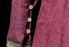 От Тэтчер до Кардашьян: в Риге откроется выставка «Одежда знаменитостей»