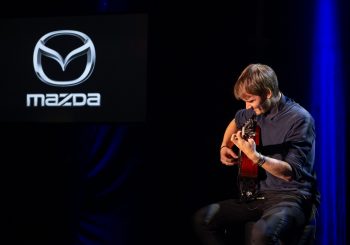 Электромобиль Mazda MX-30 прибыл в Латвию