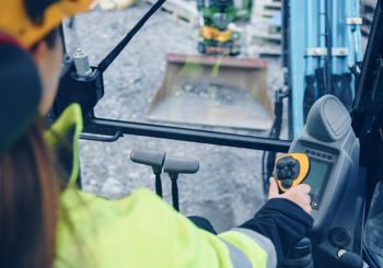 Liebherr расширяет использование возобновляемого дизельного топлива Neste MY