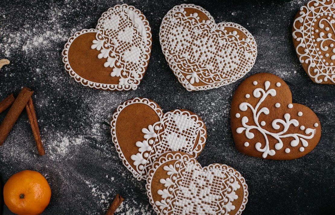 Как приготовить хрустящие медовые пипаркукас с ажурной росписью глазурью