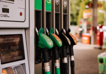 Circle K: Иранская атака на Израиль подняла цену на нефть; глобальное потребление снижается