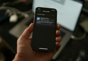 Опрос: каждый пятый житель Латвии не обновляет программное обеспечение телефона, подвергая риску свою безопасность