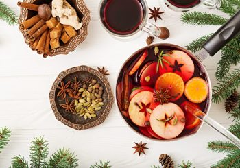 Звездчатый анис, корица, гвоздика: как рождественские ароматы влияют на наше здоровье