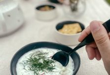 Три блюда с кефиром, которые помогут разнообразить летнее меню