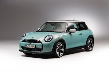 Новые модели MINI Cooper C и MINI Cooper S с бензиновыми двигателями