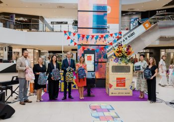 Пятый год проводится благотворительная акция AKROPOLE и Ziedot.lv «Поможем подготовиться к школе вместе!»