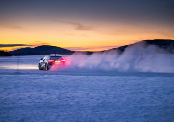 Audi тестирует серийный прототип Q6 e-tron на Крайнем Севере