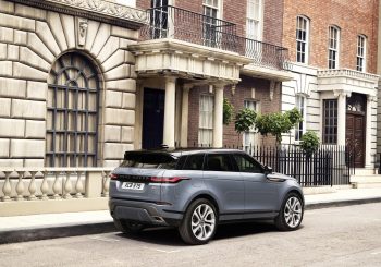 Первый компактный внедорожник Land Rover стал гибридным