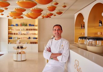 Пасхальный сюрприз от шеф-кондитера отеля Ritz Paris Франсуа Перре – шоколадный бестселлер «На пороге весны»