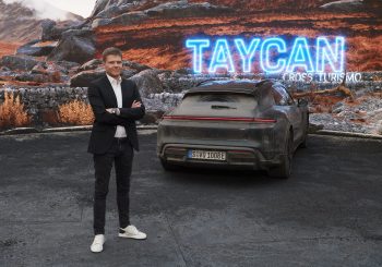 Мировая премьера Cross Turismo: универсал среди электроспорткаров