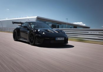 Новый “Porsche 911 GT3 RS” готов выйти на трассу