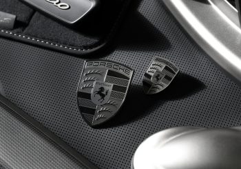 Модели Porsche Turbo впредь будет украшать новый, эксклюзивный герб