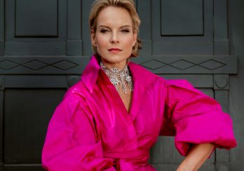 Элина Гаранча в Юрмале — с мужем, друзьями и Штраусом