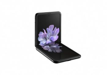 С сегодняшнего дня в Латвии можно приобрести гибкий смартфон Samsung Galaxy Z Flip