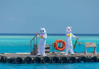 Звездные весенние праздники на курортах Soneva: яркая католическая Пасха и тайский Новый год