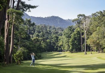 На гольф в Малазию