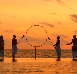 Тропический Хэллоуин в The Ritz-Carlton Maldives, Fari Islands: научные эксперименты, семейные приключения и ужины от шефа трёхзвёздочного ресторана Michelin