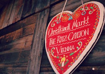 The Ritz-Carlton, Vienna. Рождественский рынок на крыше отеля