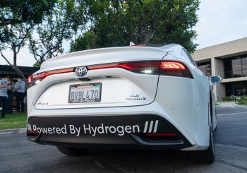 Toyota Mirai попал в Книгу рекордов Гиннесса, проехав 1360 километров без вредных выбросов