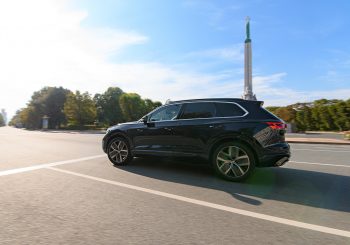 Модернизированный Volkswagen Touareg уже в Латвии