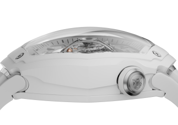 Kerbedanz представил две версии Maxima GR8 39 мм в черной и белой керамике