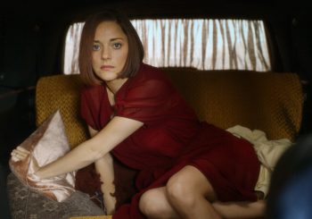 Дитя любви поп-культуры, кино и оперы: показ мюзикла «Аннетт» Леоса Карракса