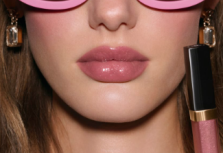 CHANEL запускает новую волну сияния с блеском для губ ROUGE COCO HYDRA GLOSS