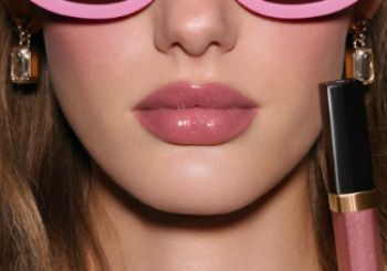 CHANEL запускает новую волну сияния с блеском для губ ROUGE COCO HYDRA GLOSS