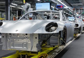 Porsche останавливает производство из-за коронавируса