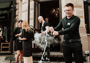 RestBar Mo отметил первую годовщину аккурат в черную пятницу