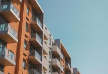 Рынок жилья Латвии становится активнее – растет интерес покупателей к частным домам