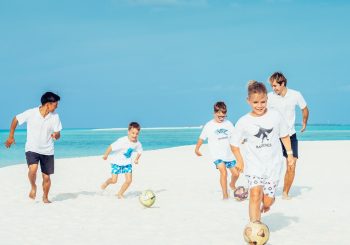 Курорты Four Seasons Resorts Maldives запускает летнюю семейную программу с участием мировых легенд спорта