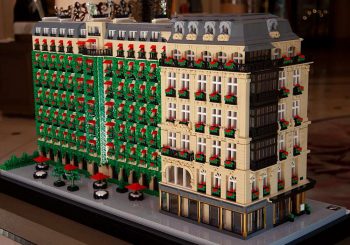 Копия Hôtel Plaza Athénée из LEGO