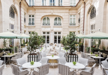 Hotel de Сrillon. От завтрака до обеда