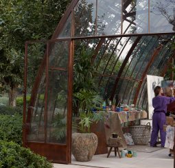 Новости из Марракеша: арт-резиденция, ресторан-«гнездо» и дизайнерский сад в отеле Royal Mansour