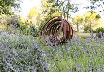 Cовременное искусство на склонах Прованса в отеле Terre Blanche Hotel Spa Golf Resort