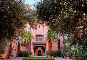 Арт-терапия и уроки живописи в дизайнерском саду отеля Royal Mansour Marrakech