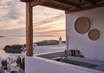 Миф встречается с современностью: новый отель Amyth of Mykonos на Миконосе